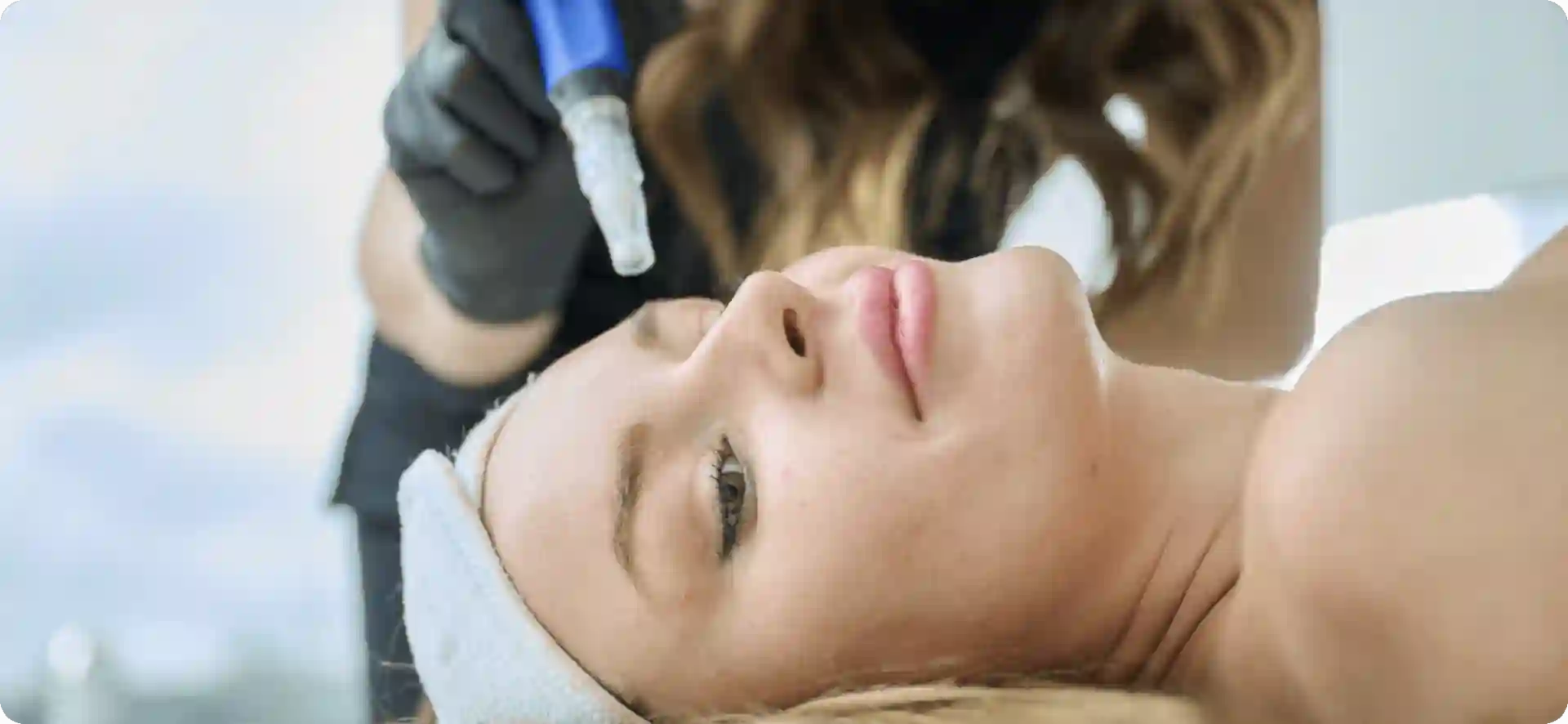 How Do Microneedles Trigger New Collagen and Elastin in Loose Skin Market Harborough?